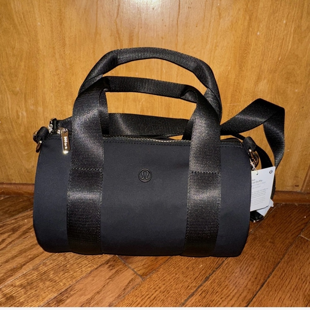 lululemon barrel bag 3 L